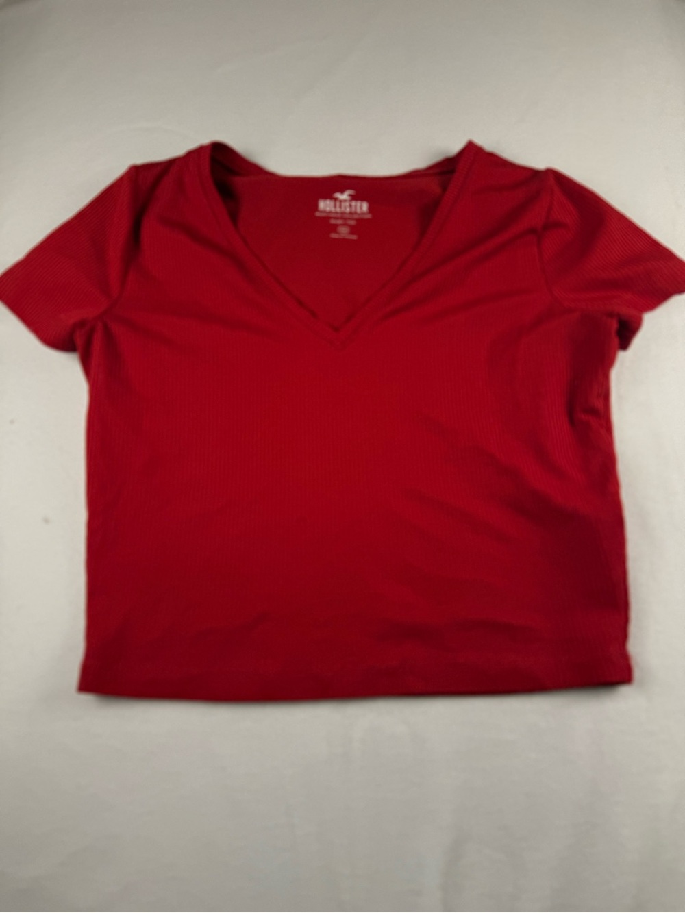 Hollister Ribbed V-Neck Crop Top in Red 313